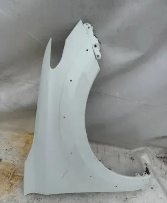 Mitsubishi L200 Fender 