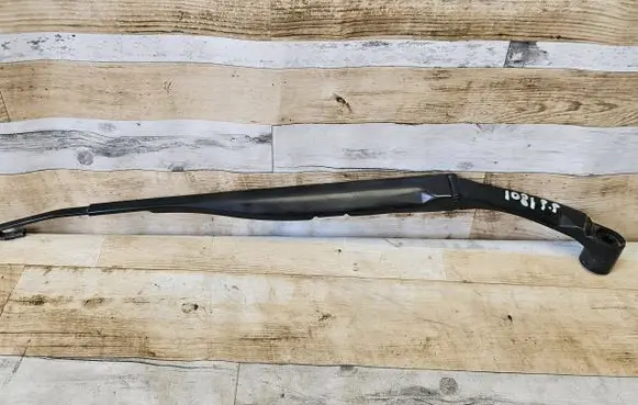 Infiniti Q50 Front wiper blade arm G912F72