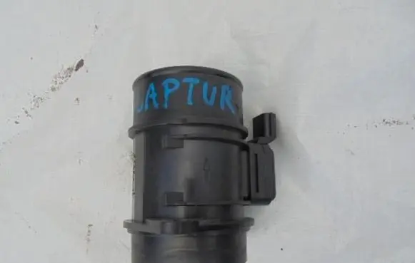 Renault Captur Mass air flow meter 8200682558B
