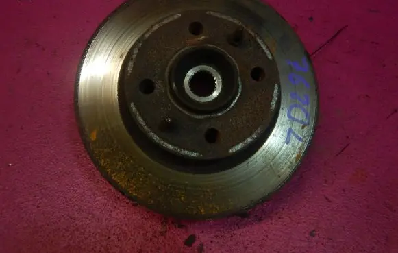 Fiat Punto (188) Front wheel hub spindle knuckle
