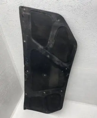 Engine bonnet/hood sound/heat insulation