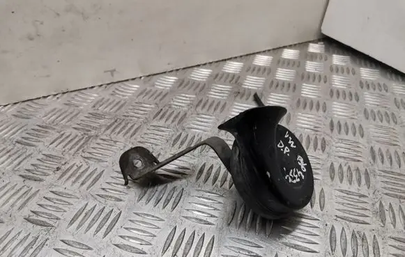 Volkswagen PASSAT B6 Horn signal 007424 A28657625
