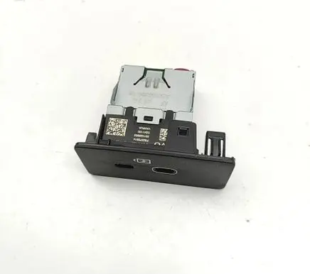 Volvo XC90 USB socket connector 32375814