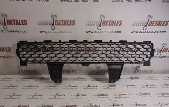 Toyota Corolla Verso AR10 Front bumper lower grill 531120F030
