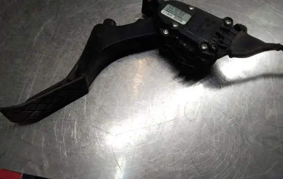 Volkswagen Transporter - Caravelle T5 Accelerator pedal position sensor 7H1721503 6PV00849503