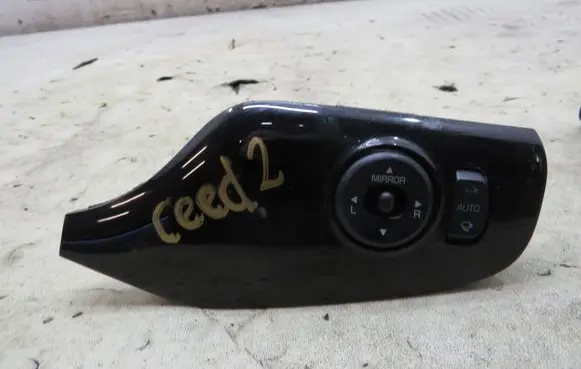KIA Ceed Wing mirror switch GMAUTO4574097