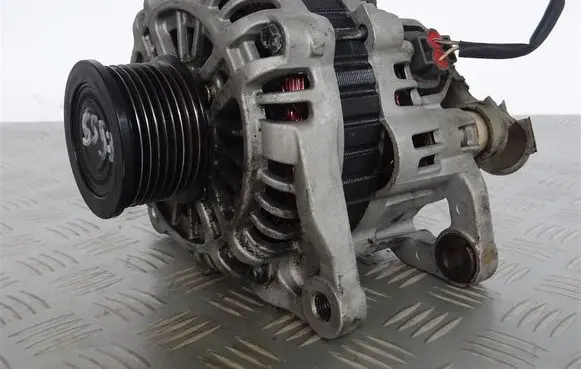 Mazda 616 - 618 Generator/alternator 