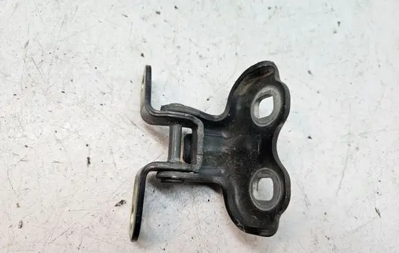 Chevrolet Trax Front door lower hinge 