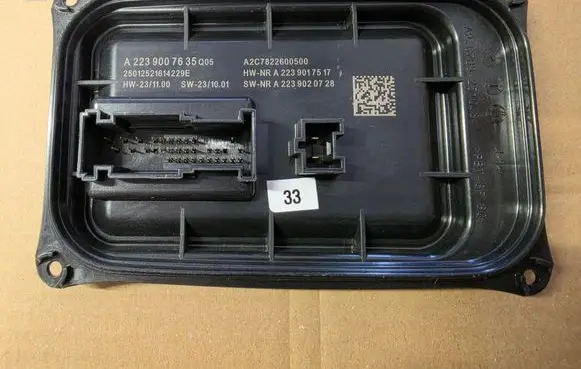 Mercedes-Benz S W223 Voltage converter/converter module A2239007635