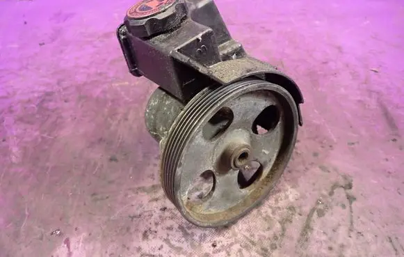 Citroen Xsara Picasso Power steering pump
