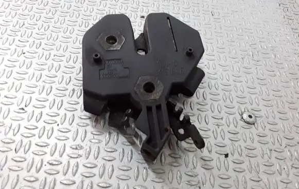 Volvo V70 Engine bonnet/hood lock/catch 9483765 9483764