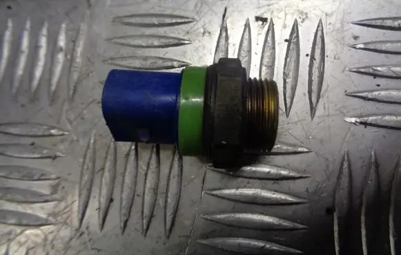 Opel Vectra B Coolant temperature sensor 90506496