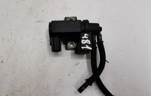 Toyota Avensis T250 Vacuum valve 258190R011 70051308