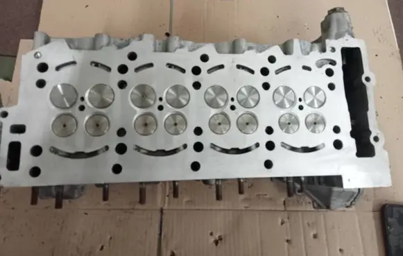 Mercedes-Benz B W245 Engine head R6400162201
