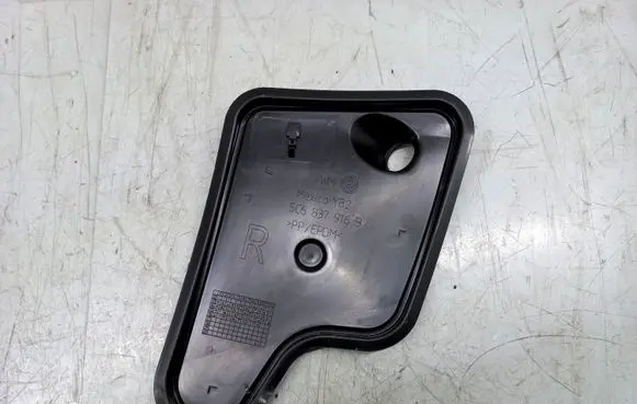 Volkswagen Jetta VI Other interior part 5C6837916B