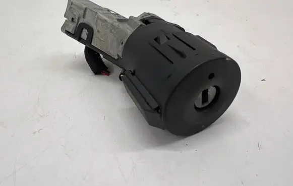 Opel Vivaro Ignition lock 9663123380