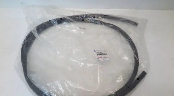 Toyota Proace Door glass trim SU001A6785