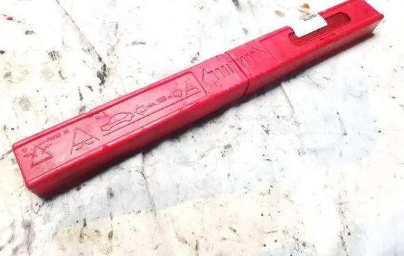 Audi A5 8T 8F Emergency warning sign 8t0860251 e1327r030017