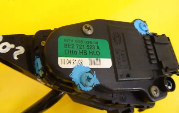 Audi A4 S4 B6 8E 8H Accelerator throttle pedal 8E2721523A