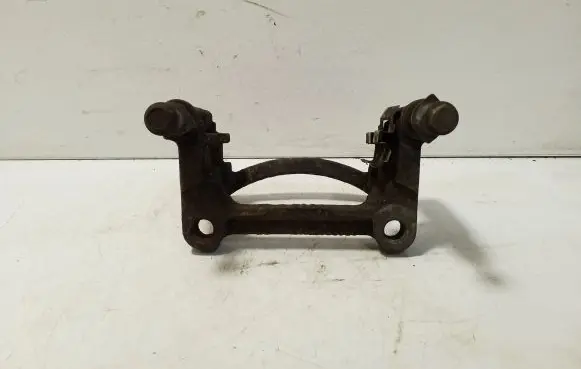Volkswagen Transporter - Caravelle T5 Brake caliper pad carrier rear 