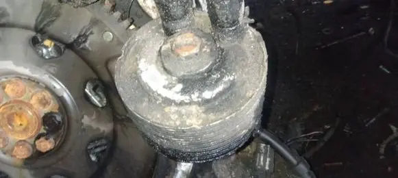 Nissan Pathfinder R51 Engine oil radiator 