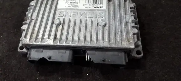 Renault Laguna II Engine control unit/module 8200211611
