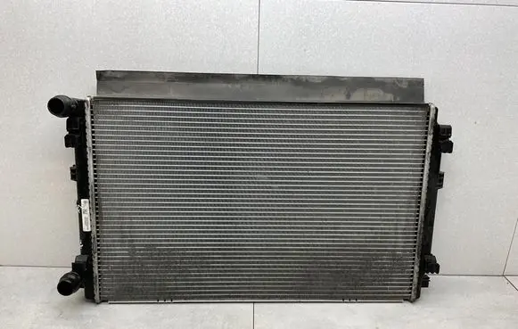 Skoda Octavia Mk3 (5E) Coolant radiator 5Q0121251GD