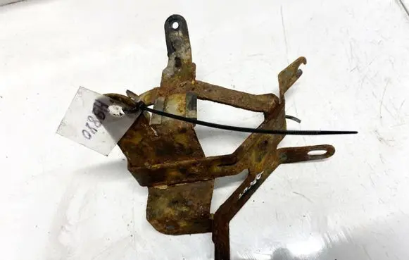 Opel Zafira A Engine mounting bracket