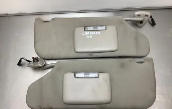 Chrysler 300 - 300C Sun visor