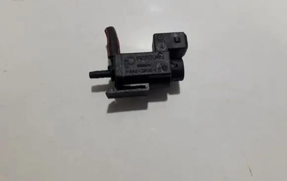 BMW 5 E39 Turbo solenoid valve 72234100 1742712