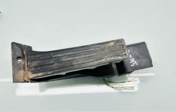 BMW 5 E60 E61 Accelerator throttle pedal 6772645 25916010