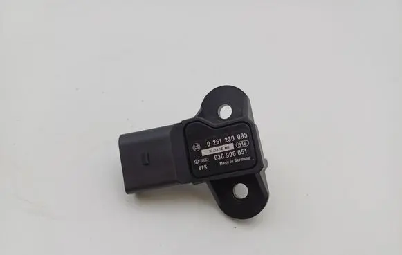 Volkswagen Touran I Air pressure sensor 0261230095 03C906051