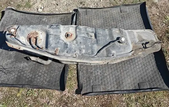 Mitsubishi Pajero Fuel tank 