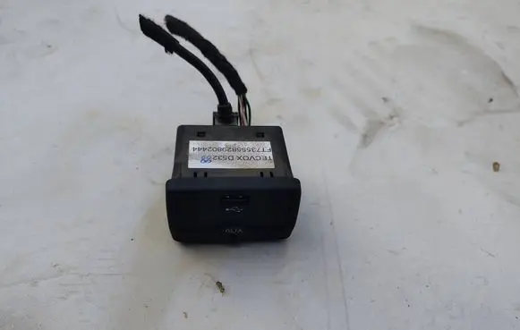 Fiat Ducato AUX in-socket connector 73555829802444