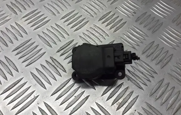 Ford Mondeo Mk III A/C air flow flap actuator/motor 1S7H-19E616-AA