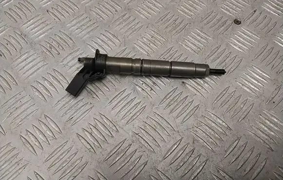 Mercedes-Benz E W212 Fuel injector A6420701187