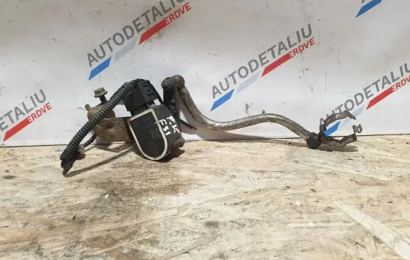 BMW 3 F30 F35 F31 Air suspension front height level sensor 6860843 37146860843