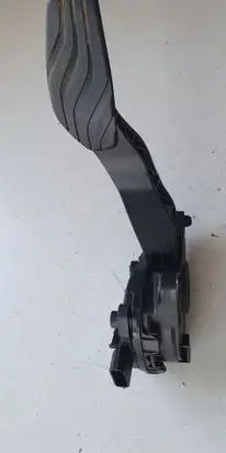 Nissan Qashqai Accelerator throttle pedal
