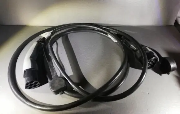 Mercedes-Benz EQC Electric car charging cable A0005833001