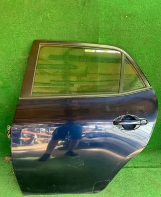Toyota Auris 150 Rear door