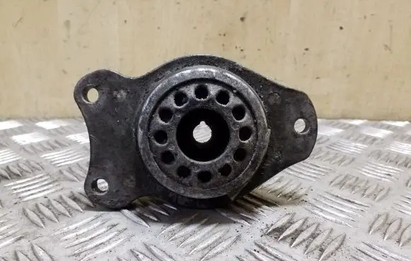BMW 5 F10 F11 Front shock absorber mounting bracket 33506781682 6781682
