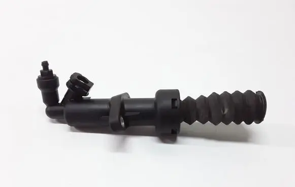 Clutch slave cylinder
