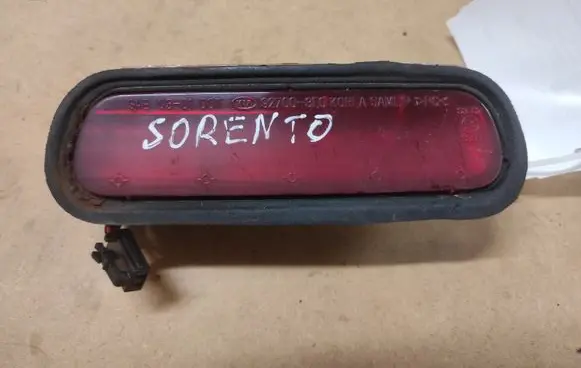 KIA Sorento Third/center stoplight 927003E0