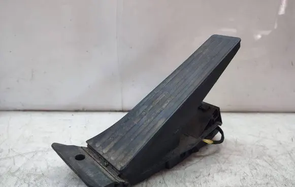 BMW X4 F26 Accelerator throttle pedal 6860784