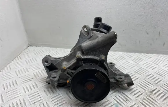 Toyota Verso Water pump 16323WA010 16268WA010 16321WA010