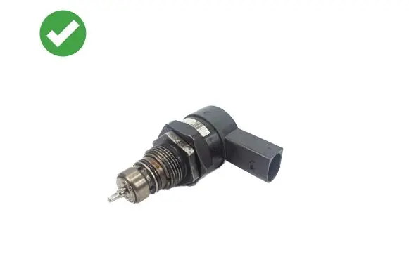 Mercedes-Benz CLS C219 Fuel pressure regulator A6110780449 0281002494 060905