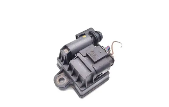 Mercedes-Benz E C207 W207 Glow plug pre-heat relay A6519000900 0522120204