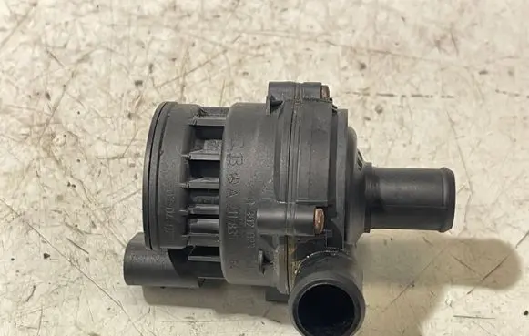 Mercedes-Benz B W245 Webasto circulation pump for autonomous heater A2118350367 0392023000
