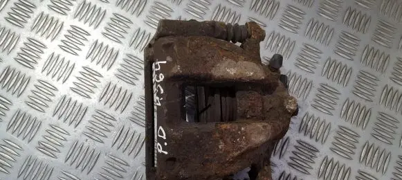 Honda CR-V Front brake caliper