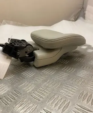 Volvo XC90 Rear seat headrest 